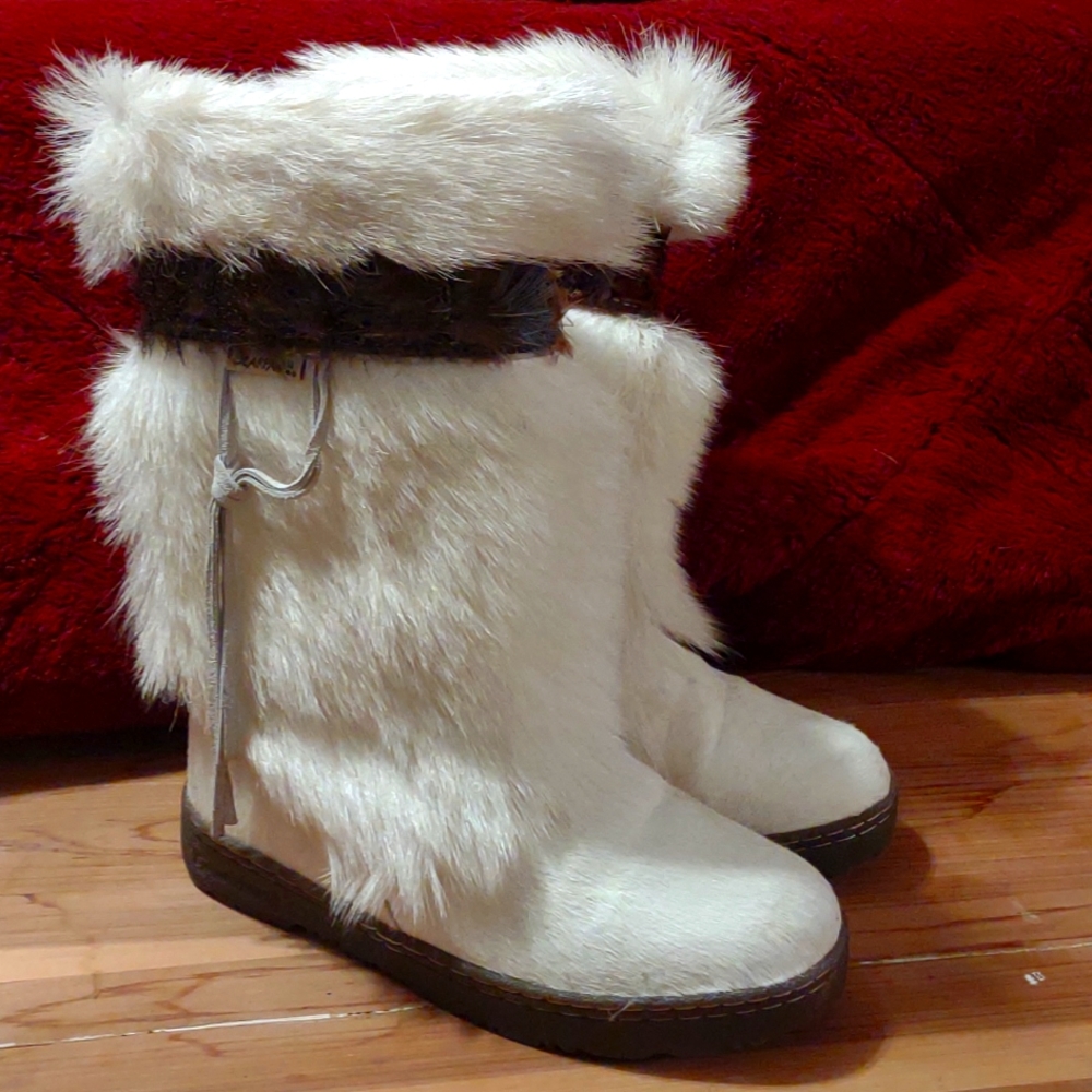 Boots size 8 womens